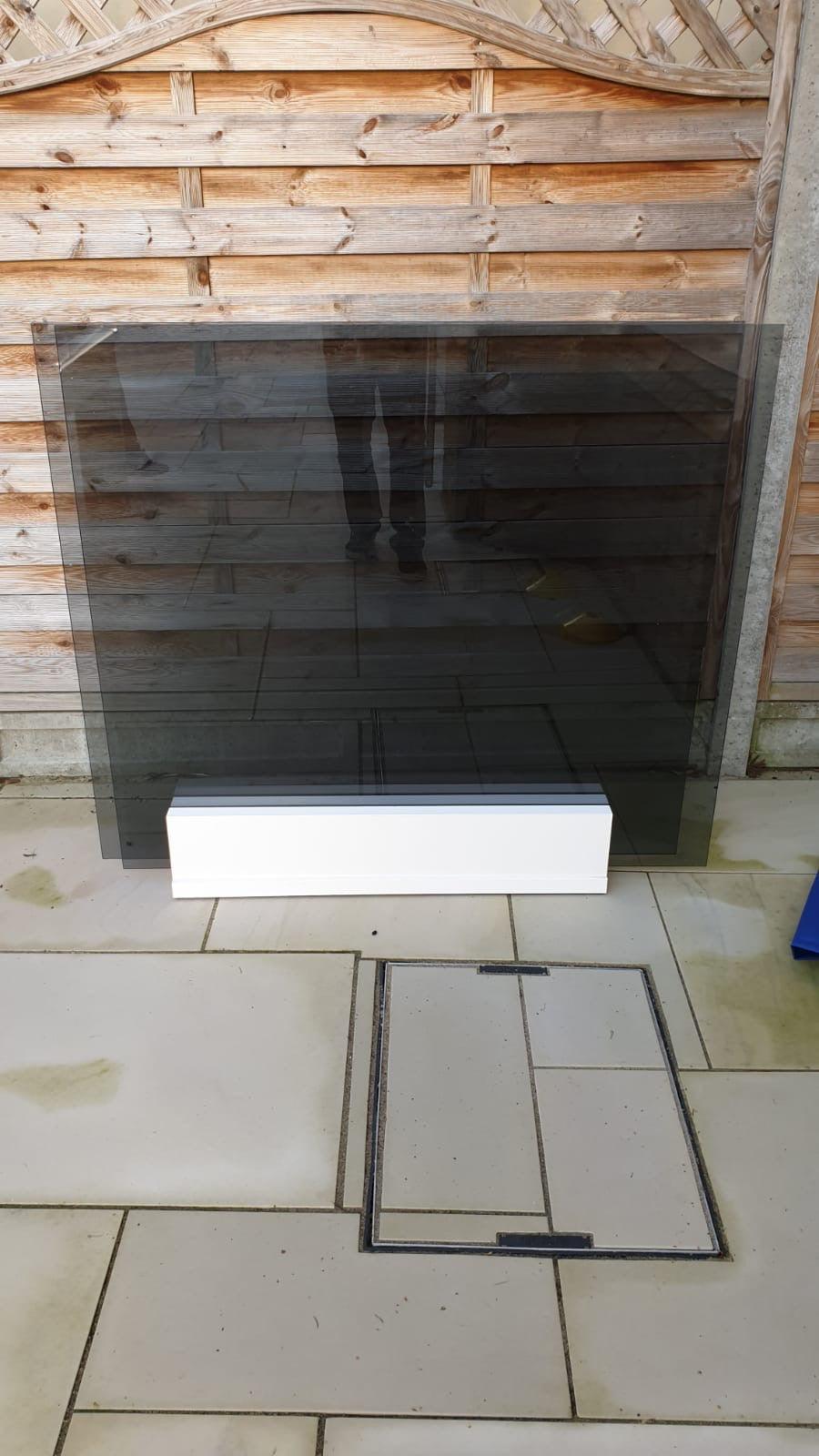 Superpool stand designed for removable glass dining tops